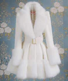 Fur Decoration, Faux Fox Fur Coat, Mode Mantel, Fashion Kawaii, Outfits Girl, White Coat, 2020 Fashion, Long Style, Fashion Mistakes