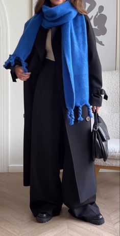 London Trip Outfit, Winter Inspo Outfits, Office Fits, Hijabi Outfit, Minimal Outfit, Abayas Fashion, Going Out Outfits, Casual Style Outfits, Work Attire