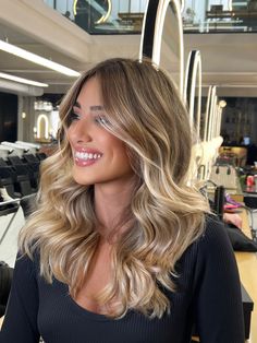 Rambut Brunette, Hairstyle Blonde, Summer Blonde Hair, Bronde Hair, Brunette Hair With Highlights, Balayage Blonde, Honey Blonde Hair, Brown Hair Balayage