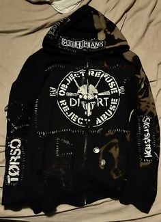 Crust Punk Jacket, Punk Clothes, Punk Fashion Diy, Hoodie Diy, Alt Clothes