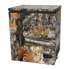 an image of a camo box with leaves on the front and back cover in realtree