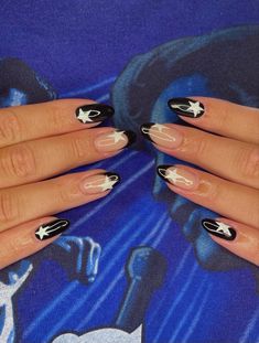 monochrome nails, short nails, natural nails, gel extension nails, black nails, white nails, star nails, trendy nails, baddie nails, black and white star nails, y2k aesthetic, y2k nails, black french nails, cute nails, simple nails White Star Nails Y2k, Black Star Nails Y2k, Black French Tip With Stars, Star Nails White, Emo Short Nails, Black And White Star Nails, Aesthetic Y2k Nails, Nails White And Black, Y2k Nails Black