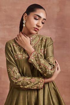 Buy Green Chanderi Silk And Palash Yoke Anarkali & Pant Set For Women by Sue Mue Online at Aza Fashions. Bride Fashion Photography, Indian Bride Outfits, Indian Dresses Traditional, Diy Fashion Clothing, Embroidery Suits, Indian Outfit, Embroidery Fashion