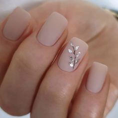 Spring Elegant Nails, Spring Glitter Nails, Spring Nail Colours, Classy Nail Designs, Simple Gel Nails, Casual Nails, Classy Acrylic Nails, Cute Gel Nails