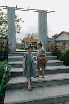 This cute linen dress with short sleeves and a bow on the back. Your baby can wear for every day. And if you want this dress as a holiday outfit, just select the desired color and complement the outfit with accessories, a wreath on hair and beautiful hairpins .... This dress is made of certified European linen and is suitable for any season. Adult sizes and kits for mom and daughter are also available. Fabric: 100% Linen. * Actual color may vary from image due to computer settings. Hand or machi Flower Girl Sage Green, Sage Green Flower Girl Dress, Sage Flower Girl Dress, Green Flower Dress, Green Flower Girl Dresses, Toddler Birthday Dress, Rustic Flower Girl Dress, Linen Flower, Rustic Flower Girl