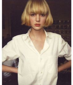 my old hair...but, hers is way better!her hair and the blouse!!simple and fantastic! Blonde Bobs, Haircuts With Bangs, Grunge Hair, Hair Envy, Cool Haircuts, Great Hair, Short Bob, Hair Dos, Hair Day