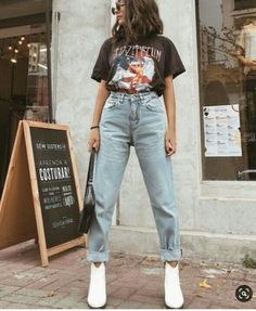 Skater Style Outfits, Baggy Sweater Outfits, Mom Jeans Outfit Summer, Rasta Clothes, Skater Outfits, Skateboard Clothes, Mom Jeans Outfit, Skater Girl Outfits, Skater Style