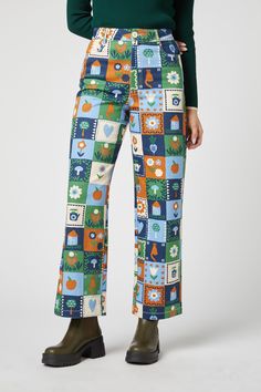 Cottage printed straight leg jean- A hand painted patchwork print with a cute cottage theme. The homely motifs create a cozy nostalgic feel- high waisted- four handy pockets- straight leg cut- full length leg- made from mid weight cotton drill- available in blue Product Code: PGFV499 Patterned Trousers, Artist Clothing, Pattern Jeans, Patchwork Print, Jean Patchwork, Paint Pants, Colorful Jeans, Aesthetic Pants, Retro Clothes