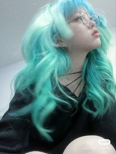 Turqiouse Hair, Blue Green Hair Aesthetic, Siren Hair Color, Teal And Blonde Hair