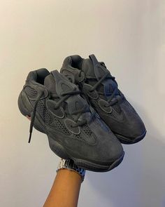 Sneakers Adidas Yeazy 500 utility noire Sneakers black Yeezy 500 Utility Black, Shoes For Man, Trendy Shoes Sneakers, All Black Shoes, Pretty Shoes Sneakers, Kicks Shoes, Yeezy 500, Yeezy Sneakers, Streetwear Shoes