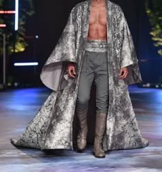 Michael Cinco, Androgynous Fashion, Fashion Show Images, فستان سهرة, The Perfect Guy, Live Fashion, Moda Vintage, Fantasy Clothing