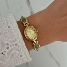 Vintage Watches Women Gold, Delicate Watches Women, Women Vintage Watch, Dainty Vintage Jewelry, Gold Vintage Watch Women, Dainty Gold Watch Women, Small Watches Women Vintage, Vintage Dainty Watch, Green Watches Women