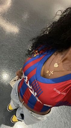 Gold Jewelry Street Style, Island Trip Outfit, Jersey Outfit Women, Barcelona Kit, Retro Barcelona, Jackets Y2k, Hoodies Y2k, Barcelona Aesthetic, Barcelona Jersey