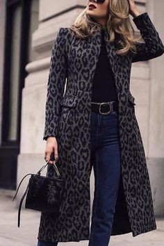 Mode Over 50, Long Sleeve Coat, Long Sleeve Outerwear, Long Sleeves Coats, Winter Trends, Coat Fashion