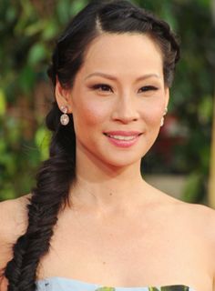 Lucy Liu Golden Globes Hair, Fish Tail Side Braid, Lucy Liu, Chinese People, Side Braid, Long Braids, Fish Tail Braid, Golden Globes, Celebrity Hairstyles