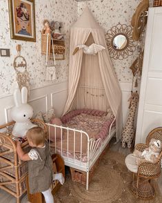 Cute Nursery Room, Large Toddler Bedroom Ideas, Vintage Girl Room Ideas, Toddler Girl Bedroom Vintage, Victorian Girls Bedroom, Cottagecore Toddler Room, Cottage Core Toddler Room, Vintage Toddler Girl Room