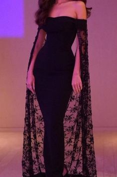 Gorgeous Dresses Classy Formal, Howls Moving Castle Prom Dress, Pretty Prom Dresses Long Sleeve Silk, Green Elegant Dress Classy, Elegant Dresses For Dinner, Prom Dress Elegant Classy, Gala Dresses Elegant Black, Black Met Gala Looks, Formal Gala Dresses Classy