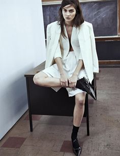 White on white Antonina Vasylchenko, Tilda Lindstam, Sebastian Kim, Img Models, New School, White Outfits, White Fashion, Comme Des Garcons, Fast Fashion