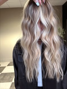 Blonde Going Blonder, Soft Curls For Long Hair, Ashy Brown, Copper Blonde Hair, Hello Hair, Blonde Dye, Bright Blonde Hair, Fall Blonde Hair, Summer Blonde Hair