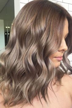 Brown Hair Shades, Balayage Blonde, Hair Color Light Brown, Brown Balayage, Trendy Hair Color, Hair Color Highlights, Hair Shades