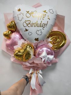 Белый золотой розовый Small Birthday Balloon Bouquet, Ballon Bouquets Birthdays Women, Balloon Bouquet Graduation, How To Make A Balloon Bouquet, Small Balloon Bouquet Ideas, Small Balloon Bouquet, Pink Balloon Bouquet, Balloon Flower Bouquet