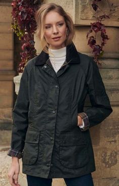 English Country Outfits Women, Barbour Jacket Women Outfit, Barbour Jacket Outfit, Barbour Jacket Women, Barbour Beadnell, Barbour Women, Barbour Jacket