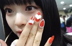 #hanni #newjeans #kpop #kpopicons #nails #fyp #idk #icon #cute #newjeanskpop #chyves Newjeans Nails Kpop, New Jeans Nails, Kpop Idols Nails, Trendy Nails