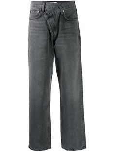 Synchronize grey cotton-denim Balloon high-rise tapered jeans from AGOLDE featuring belt loops, off-centre front button fastening, classic five pockets and cropped. Cross Jeans, Cool Denim, Leg Belt, Denim On Denim, Jeans Grey, Model Off Duty, Tapered Jeans, Short Leggings, Jean Grey