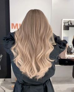 Soft Blonde Hair, Beige Blonde Hair, Perfect Blonde Hair, Dark Blonde Hair Color, Hair Blond, Ombre Hair Blonde, Cool Blonde Hair, Brunette Hair With Highlights, Dyed Blonde Hair