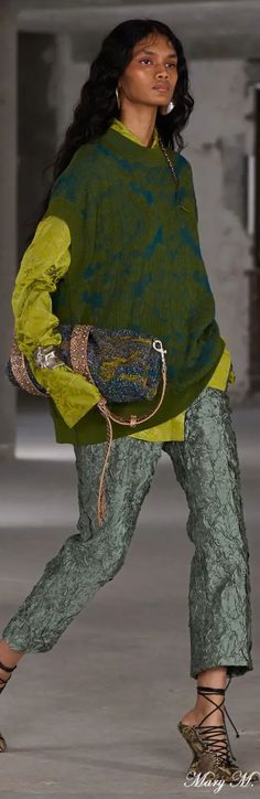 #DriesVanNoten #Spring2025RTW #Fashionrunway 30s Fashion, Outfit Primavera, Casual Outfit Inspiration, Sequin Outfit, Cardigan Fashion, Dries Van Noten, Mode Inspiration, Apparel Design, Beautiful Outfits