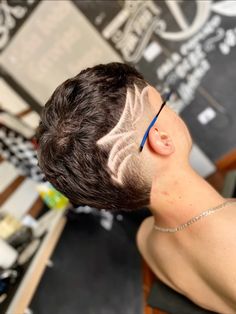 High Fade Haircut, Taper Fade Haircut, Men Hair Color, Haircut Designs, Haircuts For Curly Hair, Corte De Cabelo Masculino