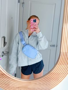 Outfits With A Belt Bag, Lulu Belt Bag Aesthetic, Lululemon Belt Bag Outfit Summer, Outfit With Belt Bag, Lulu Belt Bag Outfit, School Outfits Lululemon, Lululemon Bag Outfit, Belt Bag Aesthetic, Fanny Pack Outfit Summer