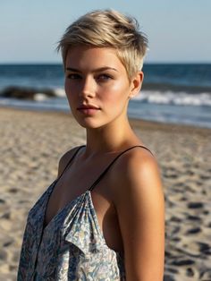 Short Hair Shaved Sides, Shaved Pixie Cut, Shaved Pixie, Pixie Haircut Styles, Pixie Bob Hairstyles, Mom Hairstyles