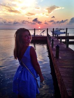 sksparkle77: hotty-toddys-hotty: Seersucker on the dock. Perf Spring Senior Pictures, Southern Life, Pink Cheeks, Vacay Outfits, Simply Southern, Southern Belle, Just Girly Things, Senior Pictures, Preppy Style