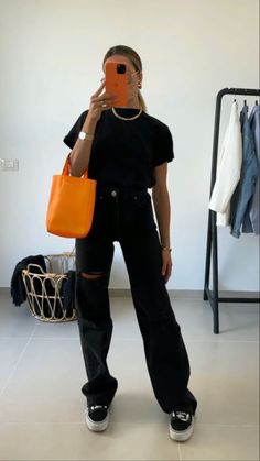 Get inspired with 35+ Fall Outfits You Can’t Get Around on Pinterest This Year! From cute fall outfits to ținută casual looks, these styles are a must-try. Explore overalls outfit ideas and embrace the aesthetic overalls outfit trend. Whether you’re at a pumpkin stand or channeling the VSCO girl aesthetic, these outfits will keep you stylish all season. Find outfit inspo cute enough for any occasion, and don't forget to check out cute pose ideas to capture the perfect shot! Bar Outfits 2023 Winter, Trending Fashion Outfits 2023, Trendy Black Jeans Outfit, Womens Hypebeast Outfit, Classy Urban Outfits, Basic Oversized Outfit, Colored Purses Outfit, Winter Cute Casual Outfits, Edgy Bar Outfit