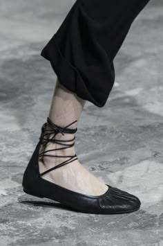 Mode Shoes, Miu Miu Shoes, Ann Demeulemeester, Shoe Print, Fashion Week Spring, Daily Outfits, Cute Shoes