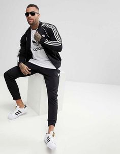 Adidas Tracksuit Mens, Adidas Outfit Men, Looks Adidas, Male Models Poses, Adidas Tracksuit, Adidas Originals Superstar, Adidas Outfit, How To Hem Pants