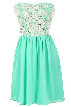 mint and lace summer dress, strapless Mint Green Homecoming Dresses, Prom Dresses Simple, Green Homecoming Dresses, Cute Homecoming Dresses, Strapless Lace Dress, Simple Prom Dress, Mint Dress, Lace Strapless, Lace Homecoming Dresses