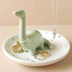 GIFT Dinasaur Jewellery Dish Dinosaur Jewelry Holder, Diy Ceramic Jewelry Dish, Cute Jewelry Dishes, Cool Ceramic Pieces, Ceramics Jewelry Dish, Clay Dishes Diy Jewelry Holder, Jewellery Dish Clay, Ceramic Jewellery Holder, Dinosaur Ceramics