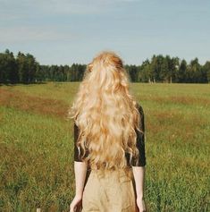 imagen descubierto por watermelon. Descubre (¡y guarda!) tus propias imágenes y videos en We Heart It Good Dry Shampoo, Disney Au, Phoebe Buffay, Princess Aurora, Long Blonde, Long Blonde Hair, Grunge Hair, 인물 사진, The Grass