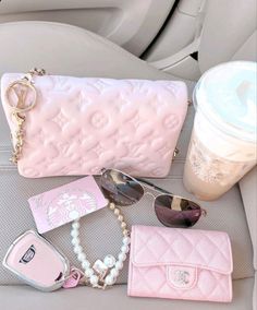 ♥ Car Pic, Icy Girl, Starbucks Lovers, Purse Essentials, Pink Car, Pink Love, Chanel Boy Bag, Chanel Classic