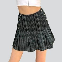 Make a statement with our 2023 Summer Collection's striped skater denim skirt streetwear style at its finest! With vertical stripes, mid-waist fit, zipper closure, and skater silhouette, this skirt fuses trendy fashion with retro vibes, ensuring you always look your best!Why You'll Love It Vertical Stripes: Make a bold and confident statement with the vertical stripes, adding a touch of drama to your look. Mid-Waist Fit: Enjoy a perfect silhouette and an unbeatable silhouette with the mid-waist Skirt Grunge, Denim Skirts Online, Cool Streetwear, Skirt Streetwear, Womens Denim Skirts, Jeans Street Style, Grunge Vibes, Street Trends, Streetwear Style