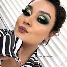 Machiaj Smokey Eyes, Make Up Designs, Eye Makeup Ideas, Silicone Makeup, Make Up Looks