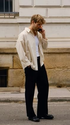 Old money aesthetic, internet personality, entrepreneur,fashion,lifestyle, outfit ideas ,outfit inspiration 2024, mens outfit inspiration casual Classy Street Style, Aesthetic Outfits Men, Classy Men, Fall Outfits Men, Mens Outfit Inspiration, Summer Attire, Cool Outfits For Men