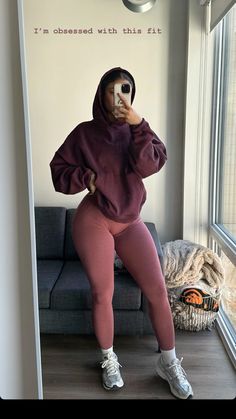 Hoodie Gym Outfit, Stylish Leggings Outfit, Modest Workout, Lulu Outfits, Adrette Outfits, Gym Workout Plan For Women, Pilates Outfit