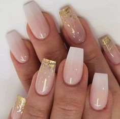 Ongles baby boomer : quelle est cette nouvelle tendance que... - Grazia Baby Boomers Nails, Gold Acrylic Nails, Short Coffin Nails, Gold Nail, Simple Acrylic Nails, Acrylic Nails Coffin, Prom Nails, Coffin Nails Designs