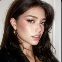 Korean Fashion Makeup, Light Skin High Contrast Makeup, Makeup Ideas Korean Natural, Natural Dark Makeup Look, Makeup For High Contrast Face, Dark Hazel Eyes Aesthetic, Light High Contrast Makeup, Light Contrast Makeup, Fresh Makeup Look Glow