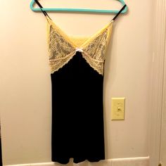 New, Flora Nikrooz Size M Black Nightie With Beige Lace Top Overlay W/ Pink Bow. Jones New York Size M Euc Nightie White Sheer With Delicate Embroidery Small Beads. Last Pic Shows Snags On Right Top. Coquette Nightgown With Built-in Bra, Fitted Sheer Sleepwear For Loungewear, Fitted Delicate Lace Sleepwear For Loungewear, Fitted Delicate Lace Sleepwear For Bedtime, Fitted Coquette Sleepwear, Coquette Fitted Sleepwear, Delicate Lace Coquette Sleepwear For Loungewear, Coquette Delicate Lace Sleepwear For Loungewear, Elegant Sheer Stretch Sleepwear