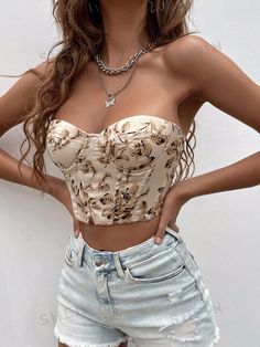 Free Returns ✓ Free Shipping✓. SHEIN Raffinéa Floral Print Lace Up Crop Tube Top- Women Tops at SHEIN. Tube Top Outfits, Crop Tube Top, Cropped Tube Top, Mode Inspo, Inspired Outfits, Cute Casual Outfits, Cute Tops, Tube Top, Fashion Online Shop