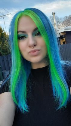 Blue and green hair Colourful Money Piece Hair, Green Hair With Money Piece, Green Hair With Blue Highlights, Makeup For Green Hair, Half Blonde Half Blue Hair, Short Neon Hair, Green And Pink Hair Color, Blue And Green Hair Ideas, Blue Hair Green Highlights